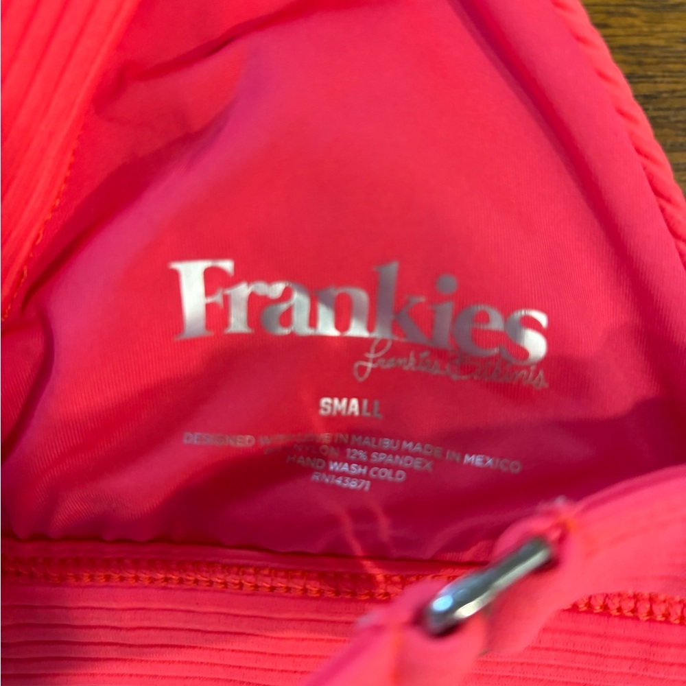 Frankie’s Bikinis Coral Ribbed V-Neck Swim Top - Picture 4 of 4